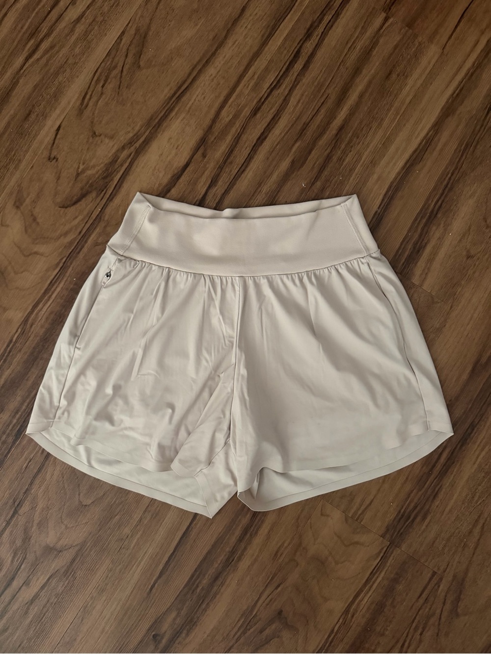 Uniqlo Light Cream Women's Athletic Shorts with Wide Waistband